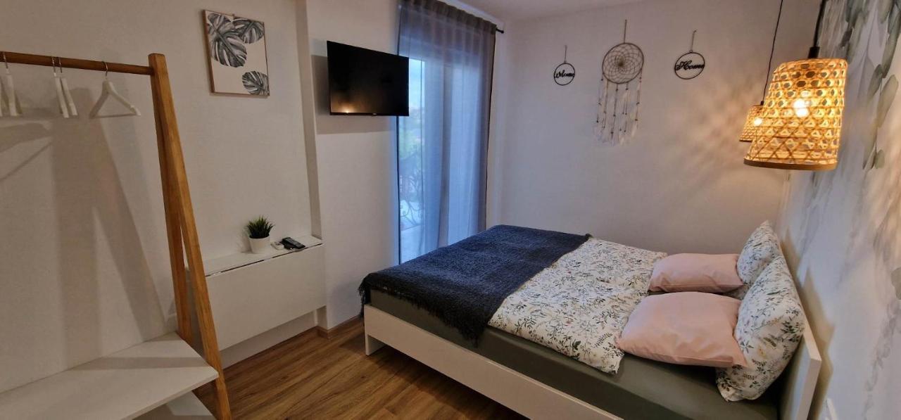 Hotel Samarin Crnomelj ภายนอก รูปภาพ