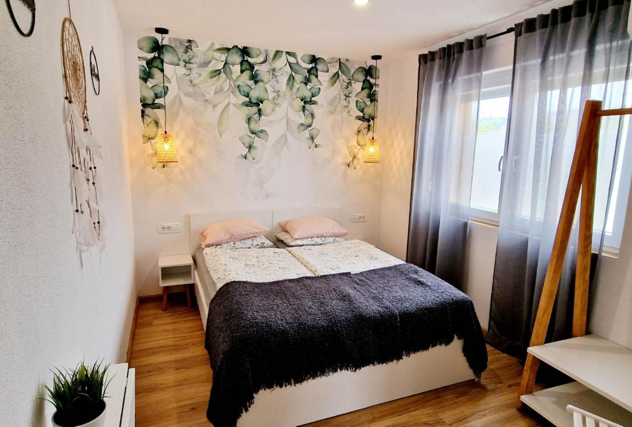 Hotel Samarin Crnomelj ภายนอก รูปภาพ