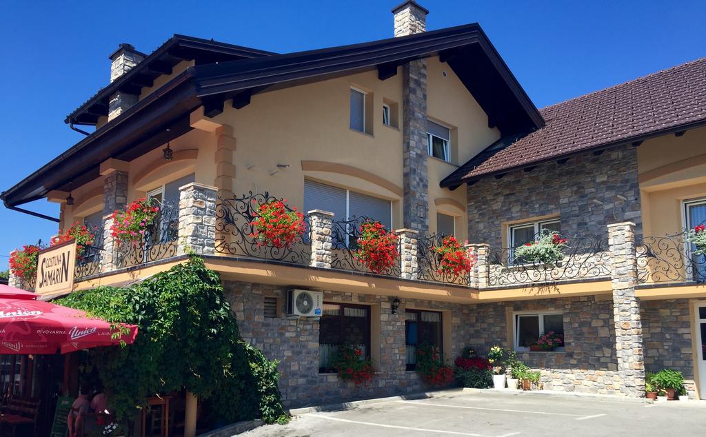 Hotel Samarin Crnomelj ภายนอก รูปภาพ