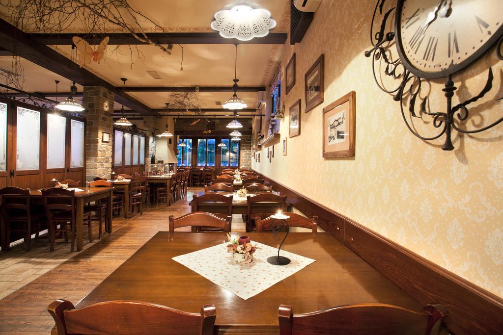 Hotel Samarin Crnomelj ภายนอก รูปภาพ