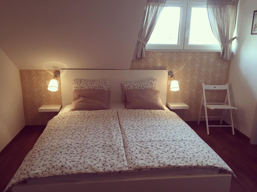 Hotel Samarin Crnomelj ภายนอก รูปภาพ